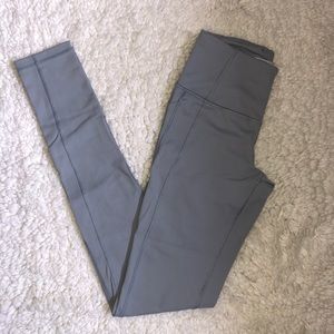 Victoria’s Secret knockout pocket leggings. NWOT.